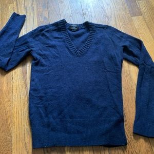 Women’s J.Crew shrunken V neck cashmere sweater, size Extra small